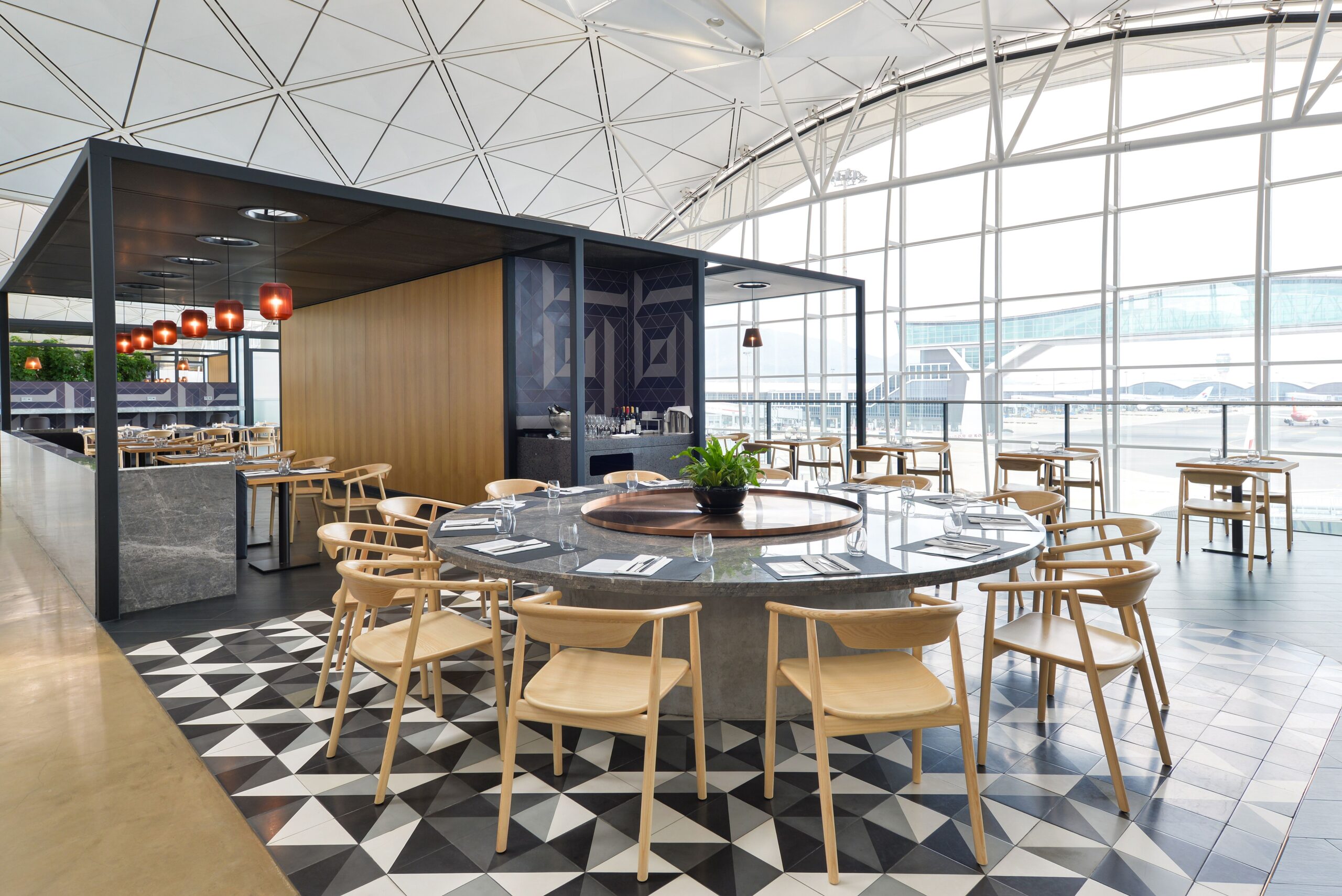 Qantas Reopens Hong Kong International Lounge